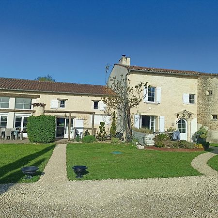 Gite De Charme Dans Ancienne Seigneurie Le Pin-Saint-Denis Kültér fotó